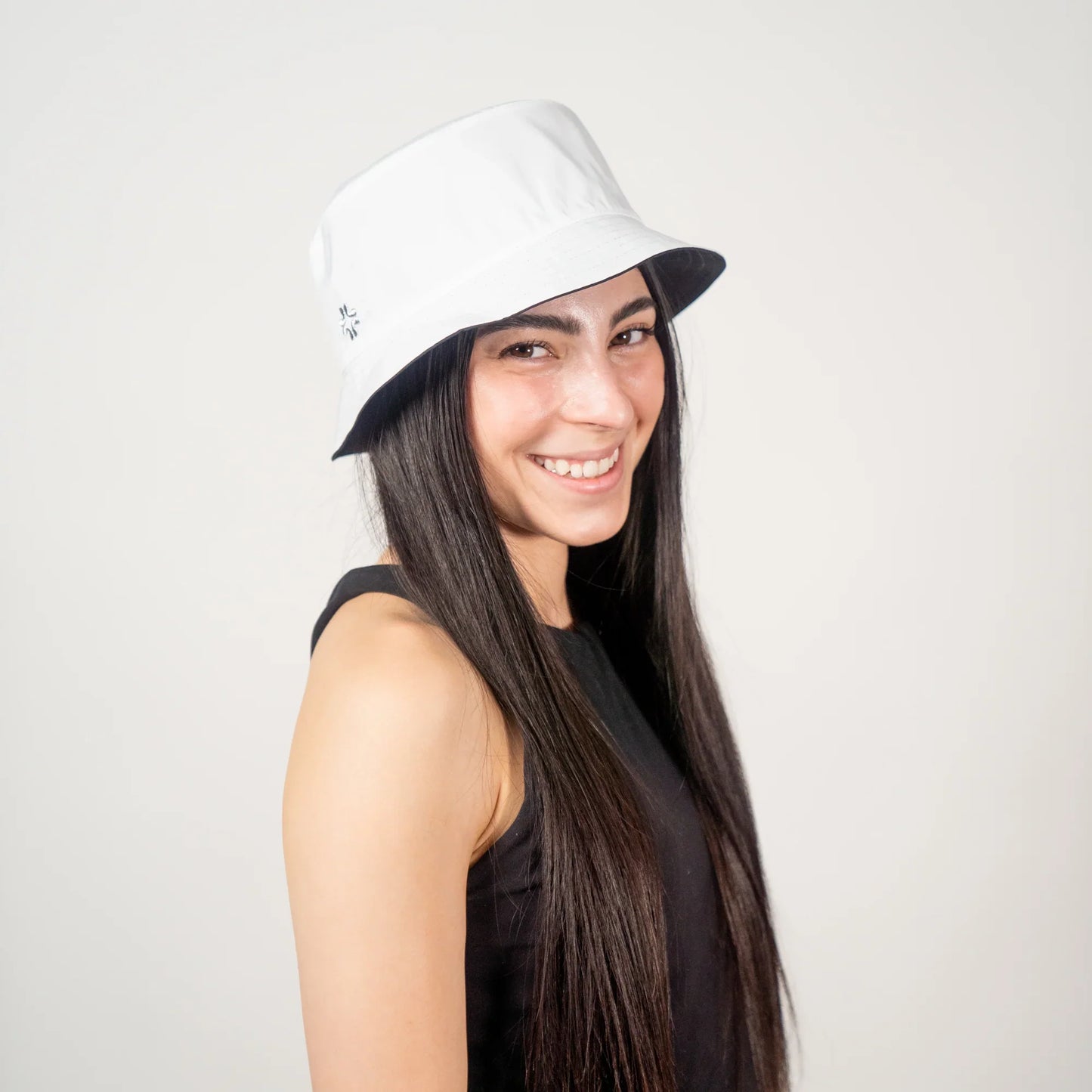 VimHue reversible small brim bucket hat - Black/white