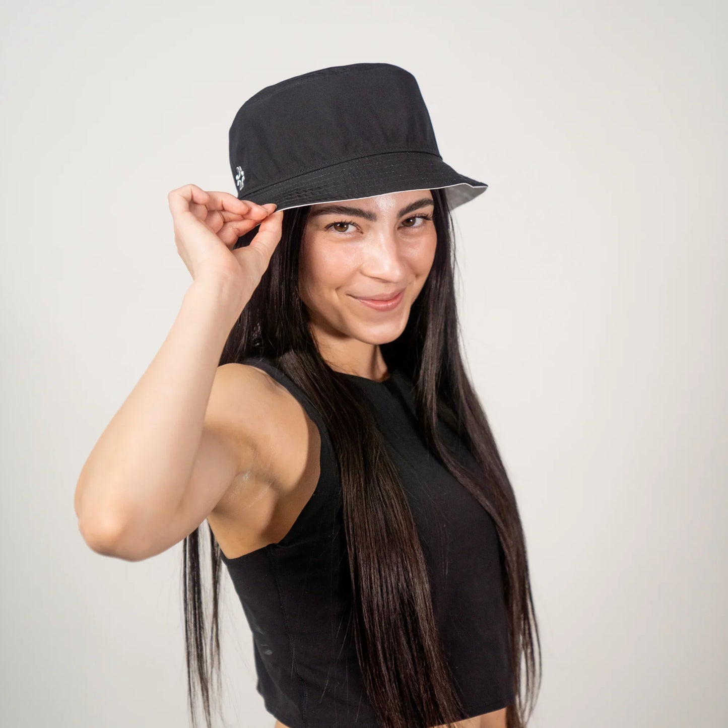 VimHue reversible small brim bucket hat - Black/white